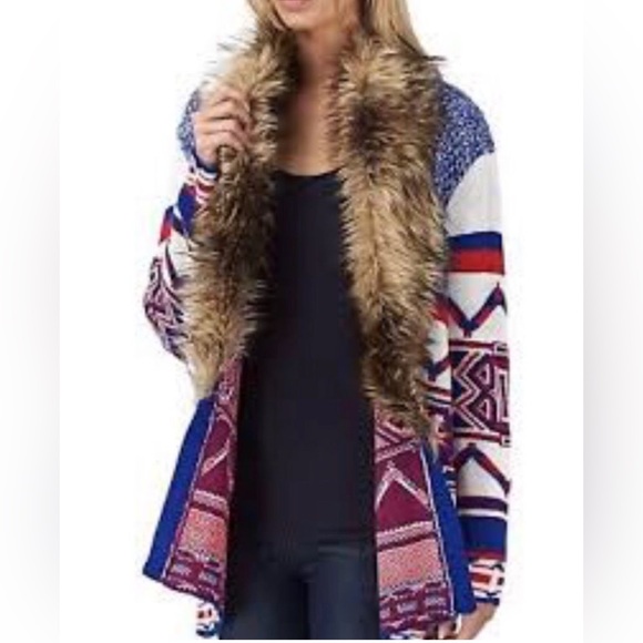 MINKPINK Sweaters - MINKPINK Multicolor Patterned Cardigan with Faux Fur Trim